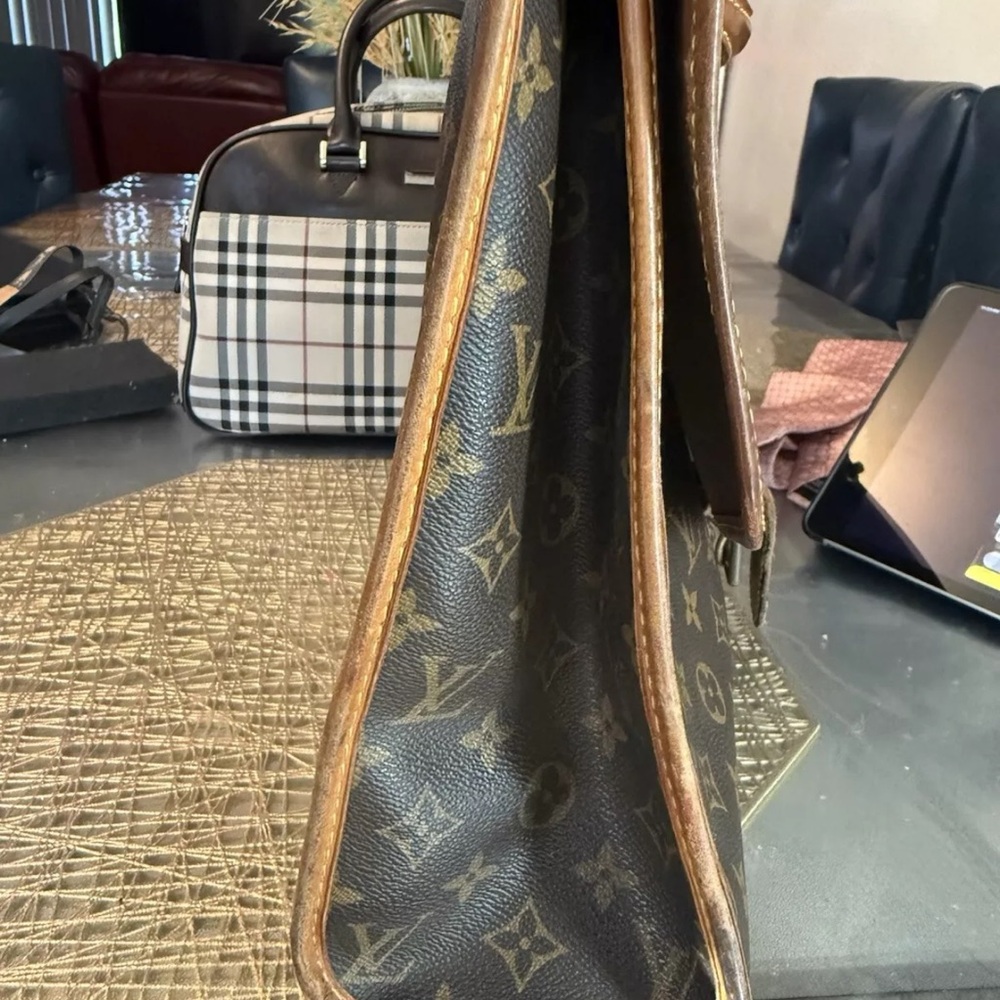 LOUIS VUITTON Monogram Beverly GM Briefcase - Picture 8 of 11